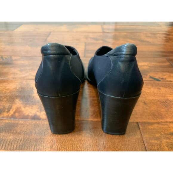 Donald J Pliner Navy Blue Square Toed Chunky Heels, Size 8 Narrow - Picture 6 of 9